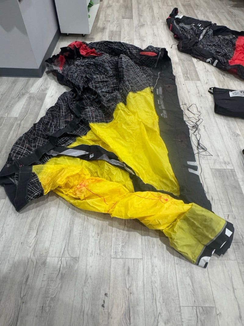 Load image into Gallery viewer, Best TS LW 17m Kite Material USED
