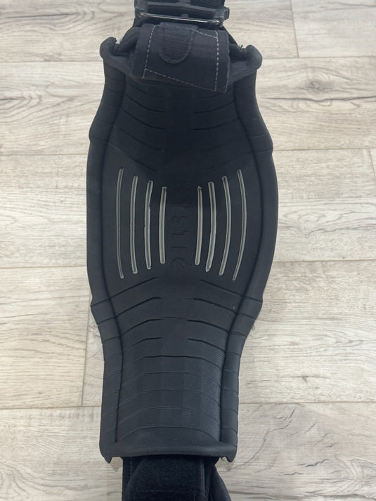 2023/2024 Mystic Stealth Waist Harness W/Spreader Bar Medium USED