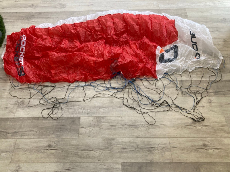 Load image into Gallery viewer, Ozone Pocket Rocket Parawing 3M USED
