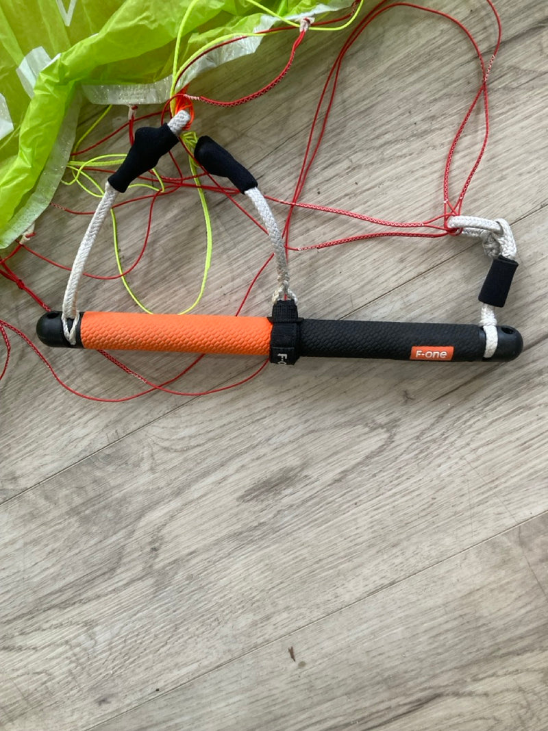 Load image into Gallery viewer, F-One Frigate Parawing 2.5M USED
