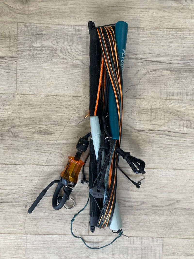 Load image into Gallery viewer, Flysurfer Infinity XX Control Bar USED
