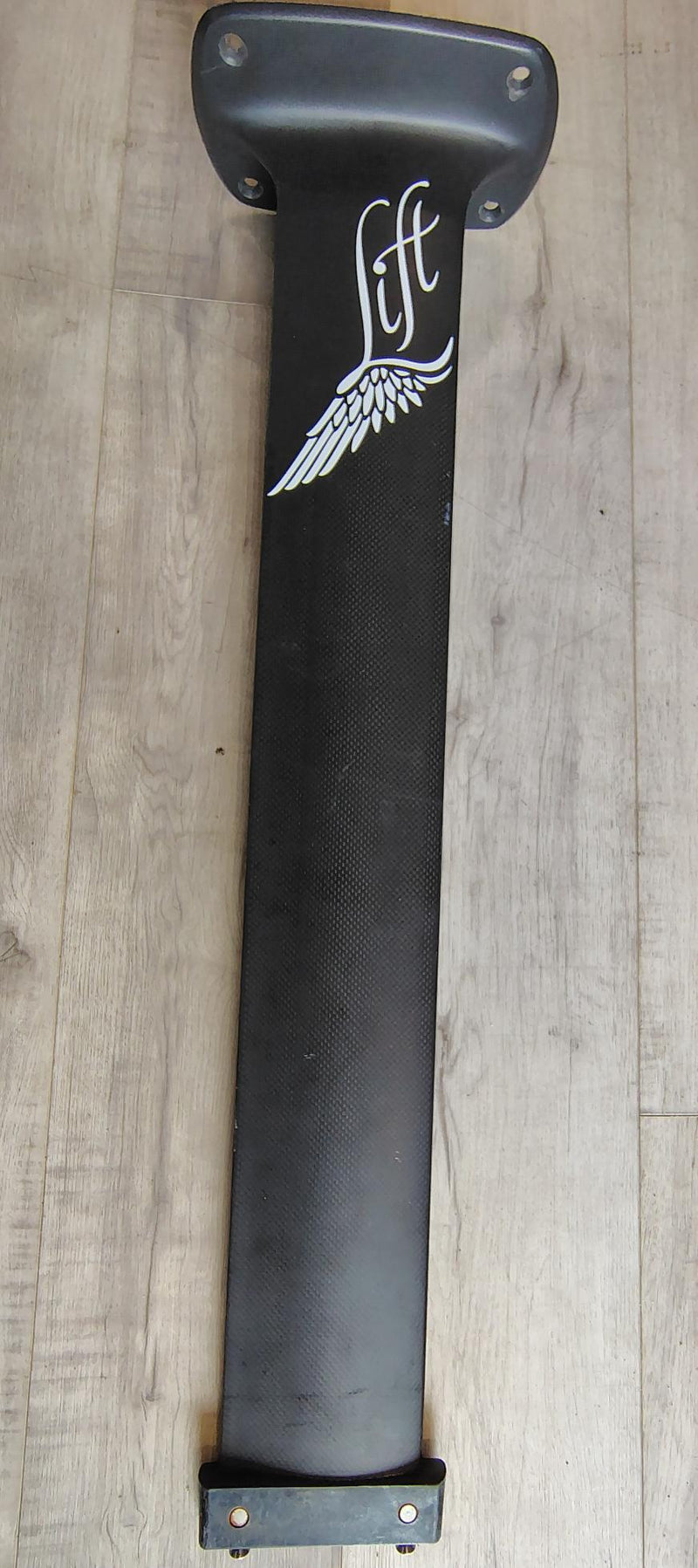 Load image into Gallery viewer, Green Hat Kiteboarding-Lift 170 Surf Complete Foil USED-Left View of Lift 32&#39;&#39; Mast
