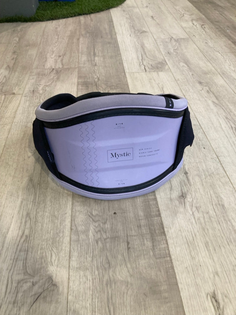 Load image into Gallery viewer, 2023 Mystic Gem Women&#39;s Kiteboarding Harness USED
