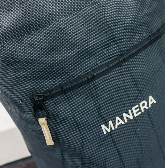 Green Hat Kiteboarding-Manera Duffle Bag 30L-Close Up View of Waterproof Zipper