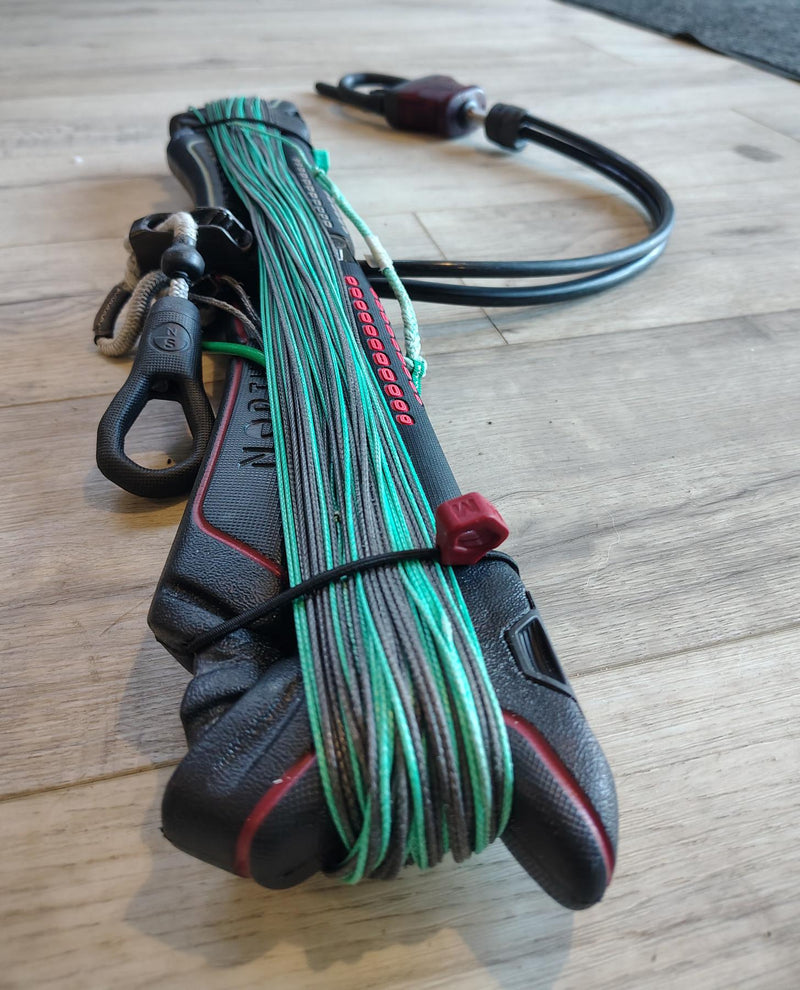 Load image into Gallery viewer, Green Hat Kiteboarding-North Navigator Pro USED-Close Up View of Red Side of the Bar
