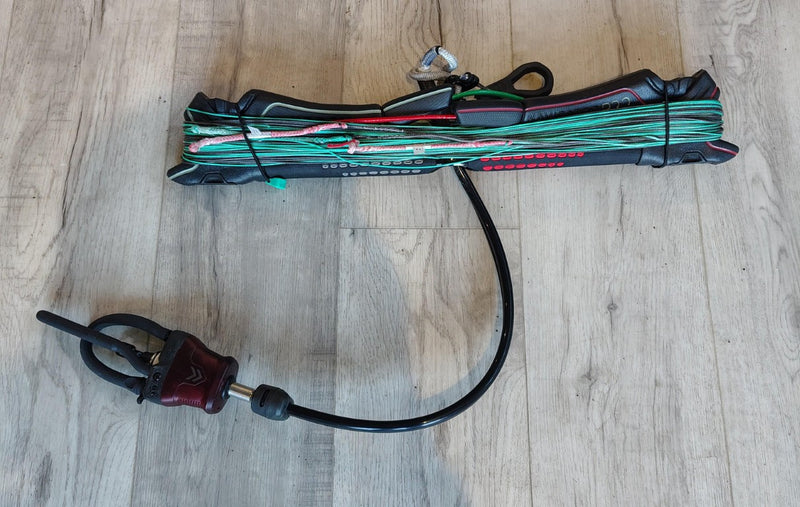 Load image into Gallery viewer, Green Hat Kiteboarding-North Navigator Pro USED-Bottom View
