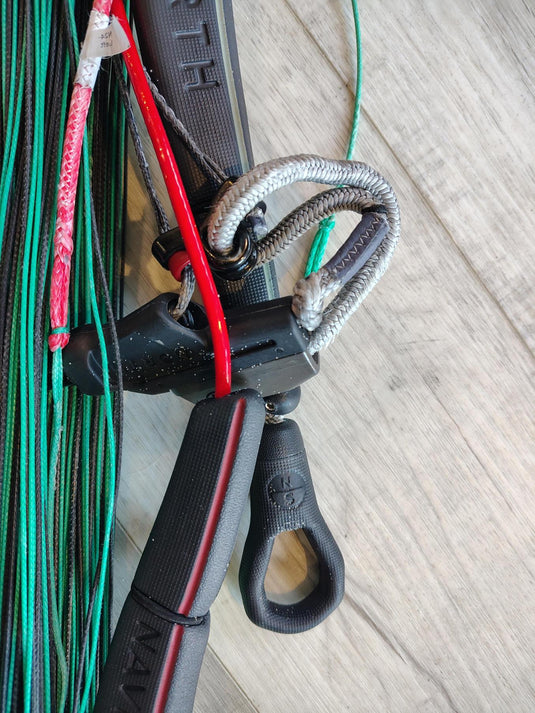 Green Hat Kiteboarding-North Navigator Pro Control Bar- Close UP View Depower Line