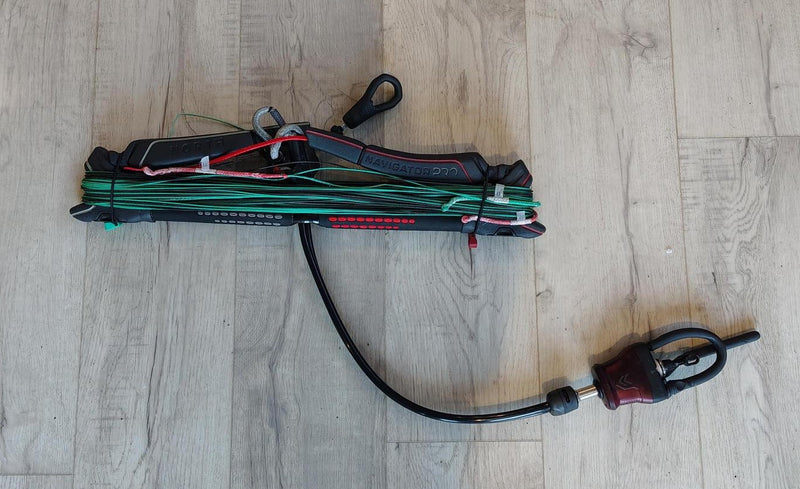 Load image into Gallery viewer, Green Hat Kiteboarding-North Navigator Pro Control Bar- Top View
