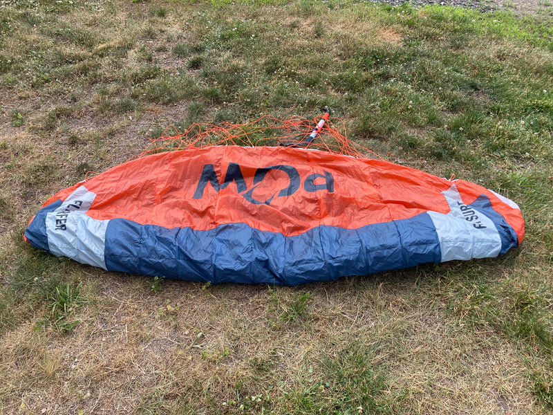 Load image into Gallery viewer, Front top side view of para wing.
