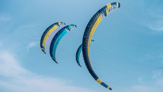 Green Hat Kiteboarding-Flysurfer SONIC5-Live Shot-SONIC5s in the Air