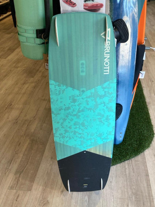 Green Hat Kiteboarding-Brunotti Onyx 2017 Kids Kiteboard-Bottom View