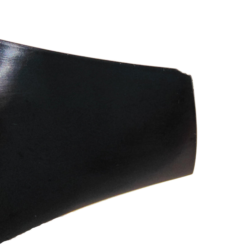 Load image into Gallery viewer, Green Hat Kiteboarding-Waydoo FP8 Propeller with Minor Damage-Close Up View of Chip on Propeller
