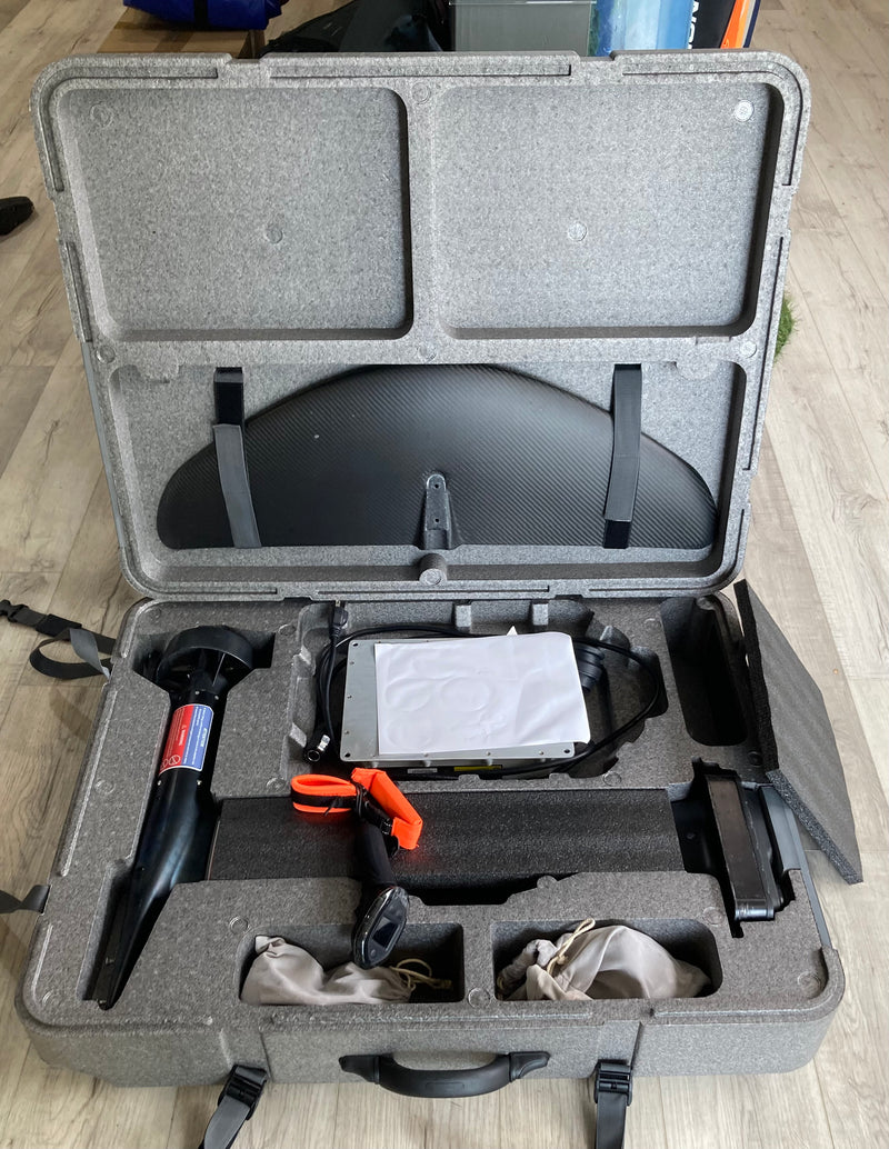 Load image into Gallery viewer, Green Hat Kiteboarding-Waydoo Flyer One+ Efoil-Carry Case Open View
