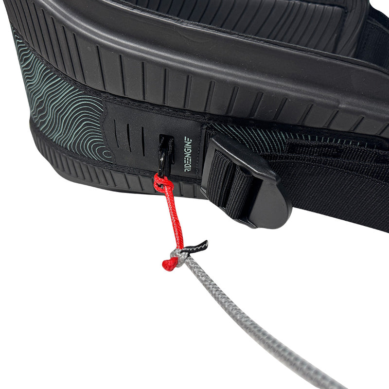 Load image into Gallery viewer, Green Hat Kiteboarding PKS Parawing Leash-Harness Attachment Close Up View

