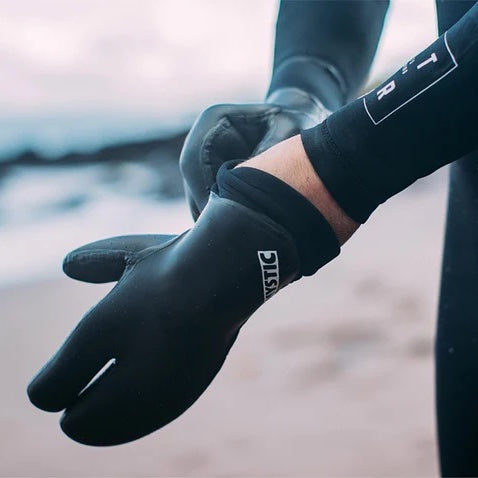 Load image into Gallery viewer, Mystic Supreme 5mm Lobster Kitesurfing Gloves
